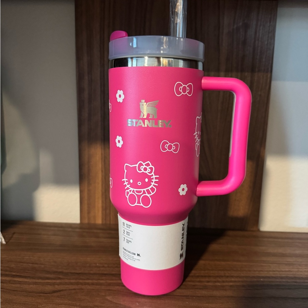 Stanley Pink Hello Kitty 40oz Tumbler with Handle